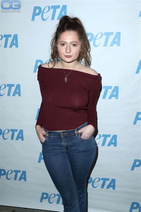 emma kenny nudes|Emma Kenney Nude Leaked The Fappening (4 Pics + Video)